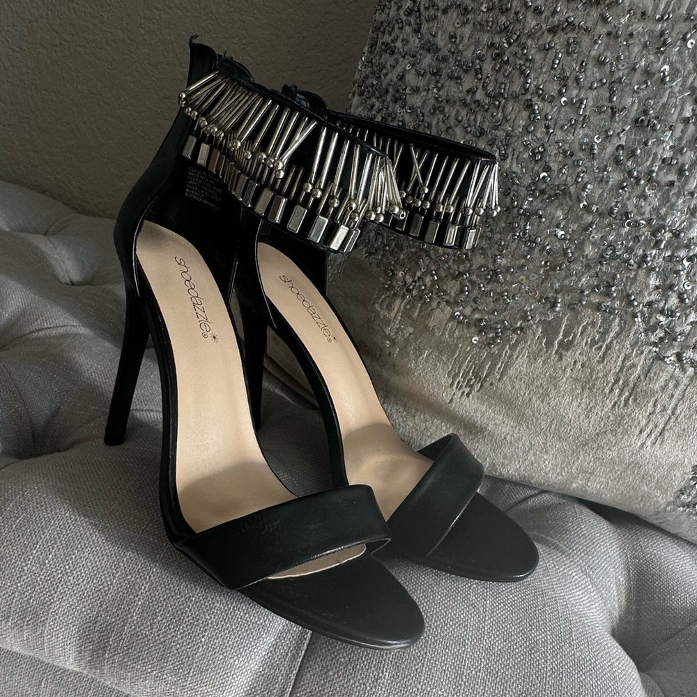 🔥Festive Black High Heels with Unique Metallic Design